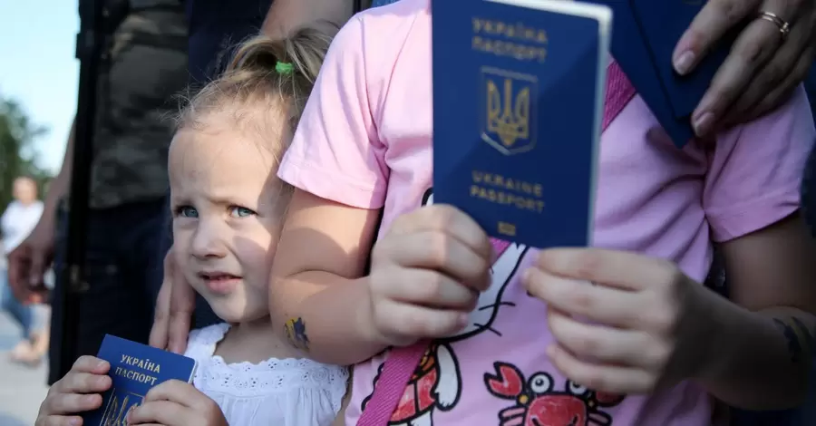 Экономический паспорт украинца: по 10 тысяч долларов раздадут после того, как подрастет миллиард деревьев