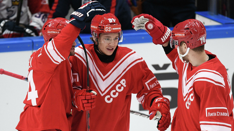 Сборная России по хоккею одержала третью победу на Кубке Первого канала, обыграв чехов