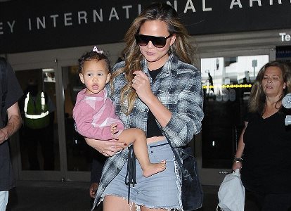 Супруга Джона Ледженда обматерила известный глянцевый журнал