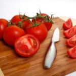 Ежедневное потребление томатов спасает от рака кожи, заявляют онкологи