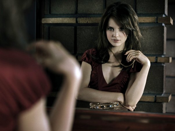 Пять признаков того, что парень не забыл бывшую