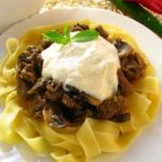 Фетучини с телятиной и грибами под творожно-сливочным соусом