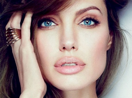 Как увеличить губы в домашних условиях