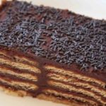 Торт без выпечки с фруктами