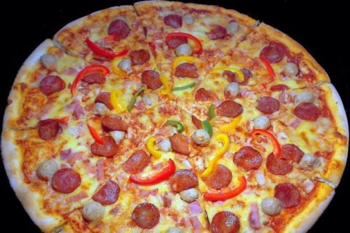 ГАНГСТЕРСКАЯ ПИЦЦА из 4-х видов колбас