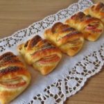 Конвертики с яблоками из творожного теста