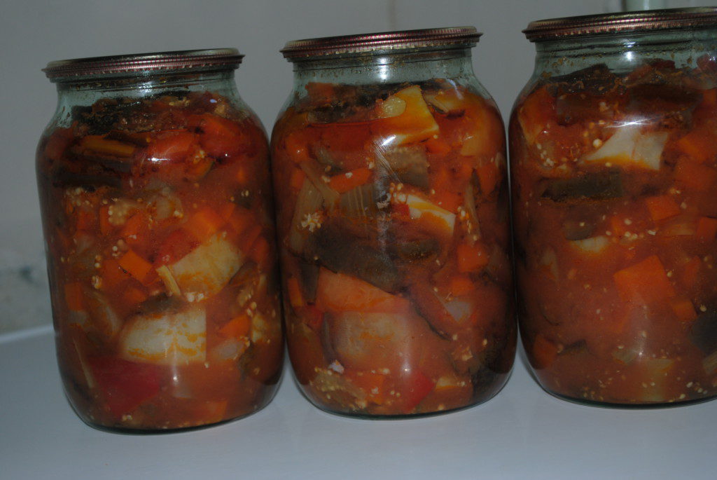 Баклажаны в томатах