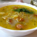 Суп с охотничьими колбасками