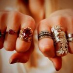 Под что подбирать золотое кольцо?