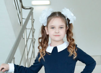 Выбираем школьное платье