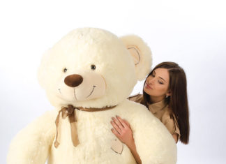 Большой плюшевый медведь – лучший подарок для детей и взрослых