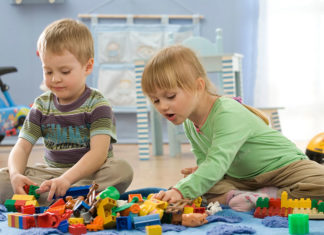 Можно ли покупать ребёнку игрушки в интернет магазине?