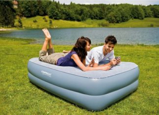 На что обратить внимание, выбирая надувной матрас?