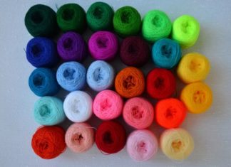 Достоинства акриловых ниток для вышивания