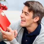 Что нужно учесть, выбирая подарок для мужчины?