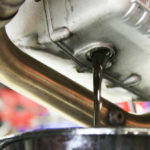 Как заменить масло в редукторе моста Nissan?