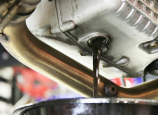 Как заменить масло в редукторе моста Nissan?