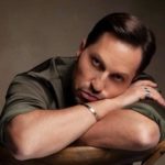 Ревва признался, что сжёг все свои старые фото: «Из потрепанного урода превратился в красавца»