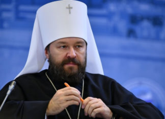 В РПЦ считают, что режим QR-кодов оправдывает себя