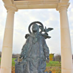 Женщины едут в Себино… поплакать. Матронушка их видит и слышит