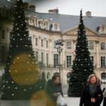 В Париже отменили праздничные мероприятия в честь Нового года