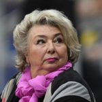 Тарасова обратилась к фанатам после госпитализации и слёз взволнованного Авербуха