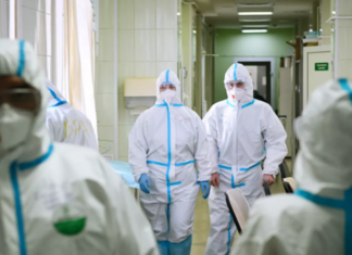 В России за сутки выявили 27 434 случая коронавируса