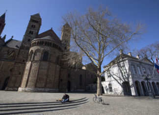 Власти Нидерландов ввели жесткий карантин на новогодние праздники