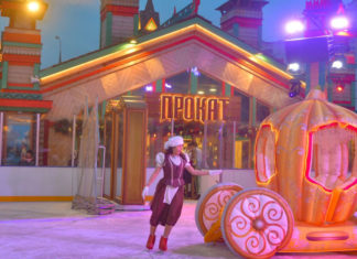 Новый год — 2022 в Москве и Санкт-Петербурге