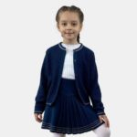 Вязаные трикотажные костюмы для девочек: идеальный вариант для школы