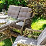 Садовая мебель: как выбрать идеальный комплект для вашего участка