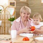 Как выбрать идеальную няню для вашего ребенка: советы и рекомендации