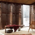 Жалюзийные двери-книжки: идеальное решение для современного интерьера. Как правильно выбрать и уместно разместить в доме?
