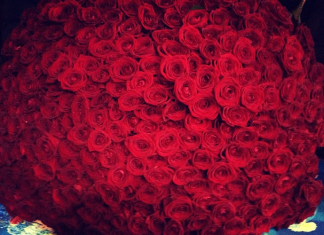 Букет из 101 розы, эффектный жест внимания