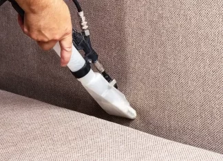 Химчистка дивана на дому: средства и оборудование