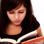 Почему стоит читать любовные романы: причины и польза для читателей