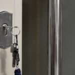 Эффективная защита дома: преимущества профессиональной установки качественных замков