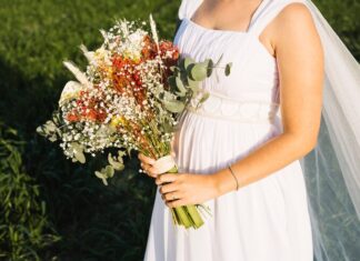 Сказочное платье для сказочного момента: как выбрать свадебное платье для беременной невесты