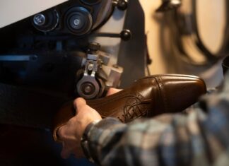 Реставрация кожи: профессиональная химчистка кожаной обуви