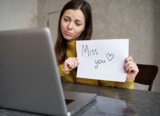 красивый стих про комплименты и их силу