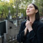 сонник обнять покойника значение и толкование