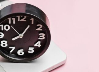 часы на attiny2313 своими руками схема и программа