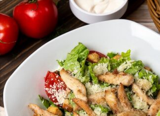 теплый салат с овощами и курицей рецепт