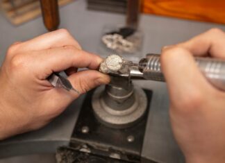 как определить резистор по цветным кольцам