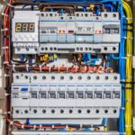 схема делителя напряжения принцип работы и расчет