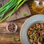 Салат с маринованными опятами простой рецепт