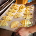 Как правильно скатать круассан в домашних условиях