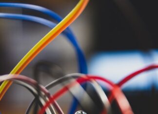 Потенциал заряженного проводника и его свойства