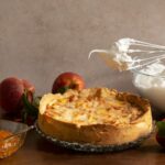 Лучшие рецепты шарлотки с яблоками и не только