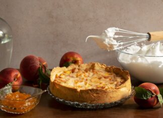 Лучшие рецепты шарлотки с яблоками и не только